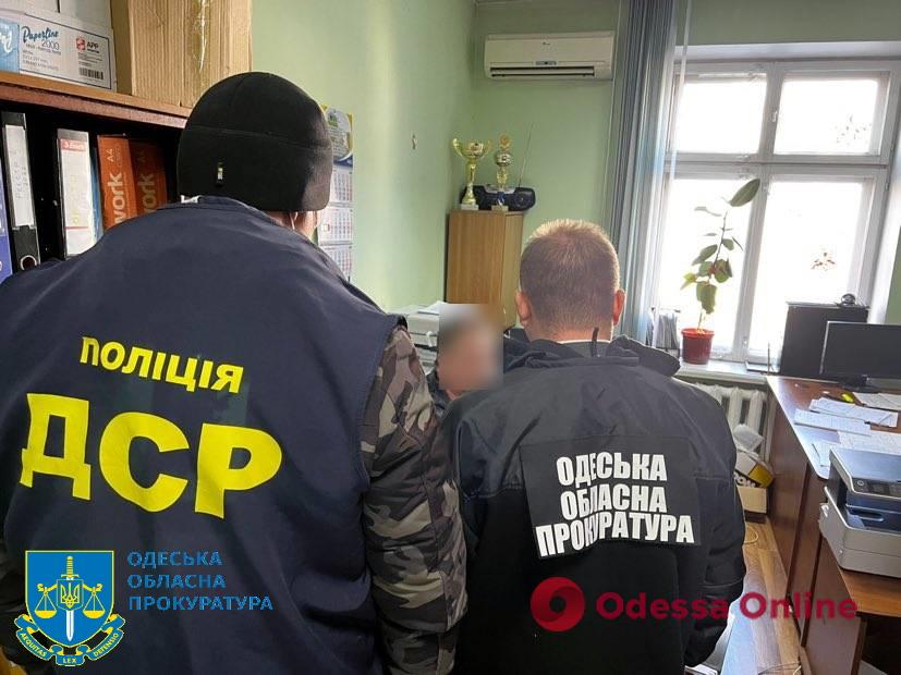 В Одессе задержали двух налоговиков при получении взятки