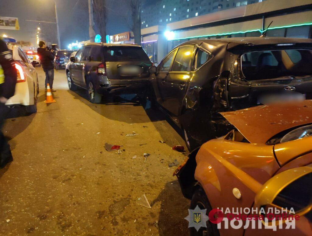 ДТП в районе Радужного: водитель Chevrolet сбил девочку и повредил 3 автомобиля