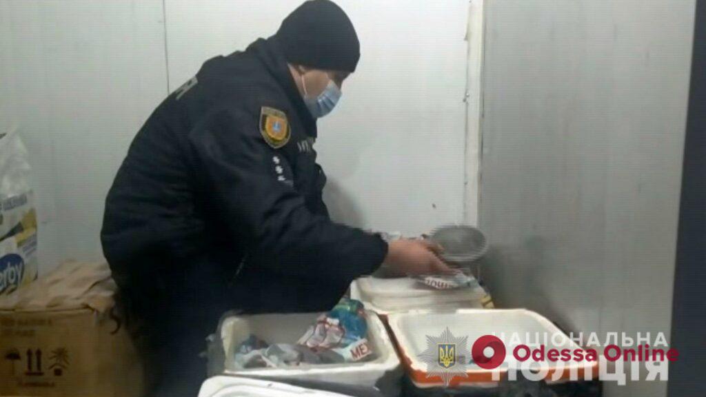 Товар вне закона: у одесситов изъяли 300 килограммов икры и раков (фото, видео) Товар вне закона: у одесситов изъяли 300 килограммов икры и раков (фото, видео)