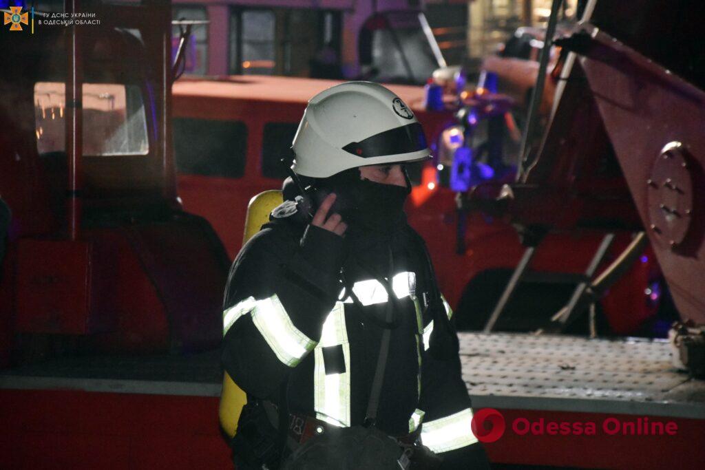 Эвакуировали 40 человек: на Балковской горела квартира в 9-этажном доме