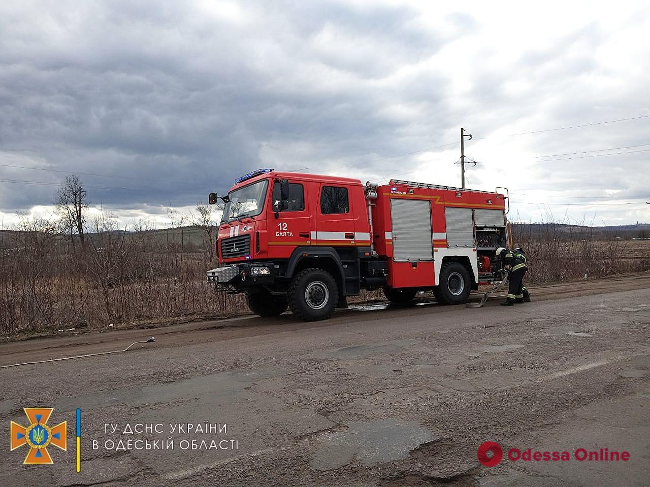 В Одесской области сгорел грузовик (фото)