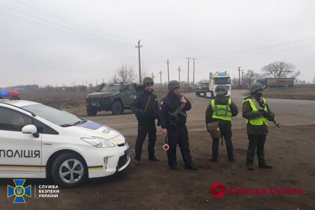 Во время учений СБУ в Одесской области задержали разыскиваемых Интерполом, изъяли наркотики, оружие и транспорт