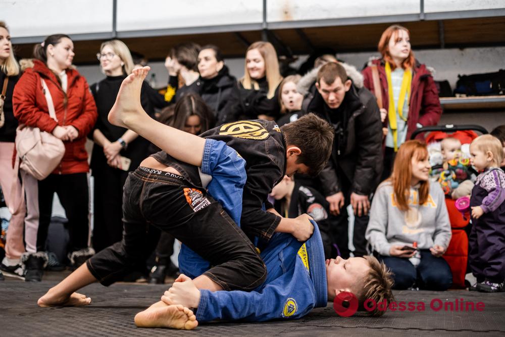 В Одессе состоялся зрелищный турнир по бразильскому джиу-джитсу среди детей и юношей