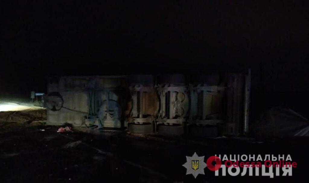 Трое погибших: на трассе Одесса-Николаев произошло смертельное ДТП (фото)