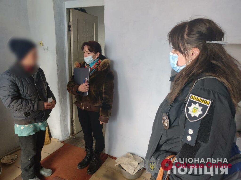 Не хватает еды и чистой одежды, в доме грязно: в Одесской области две матери-одиночки не выполняют родительские обязанности