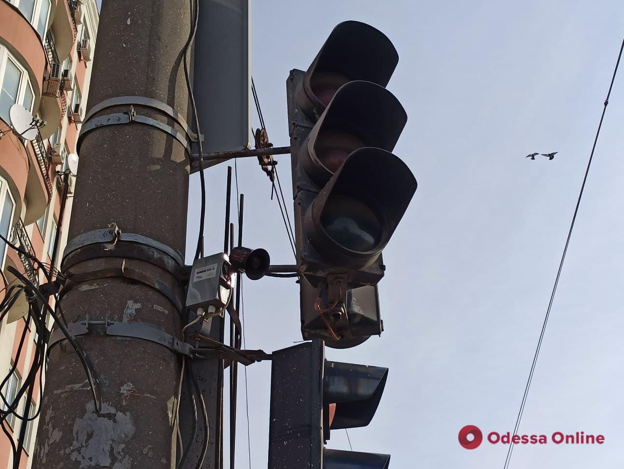 В Одессе на трех перекрестках не работают светофоры