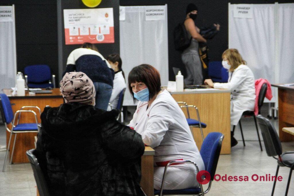 В Одессе сделали миллионную прививку от COVID-19