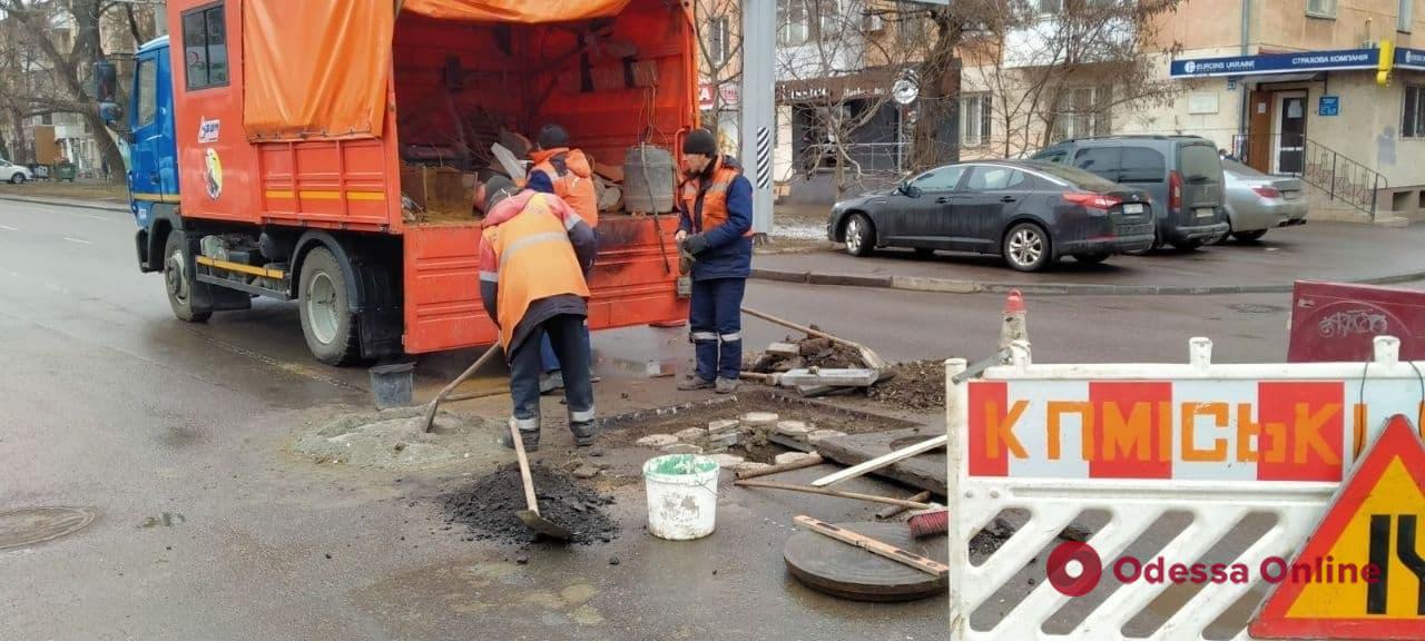 Планируйте маршрут заранее: где в Одессе чистят и ремонтируют дождеприемники