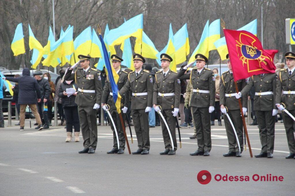 День единения: в Одесском аэропорту подняли флаг Украины