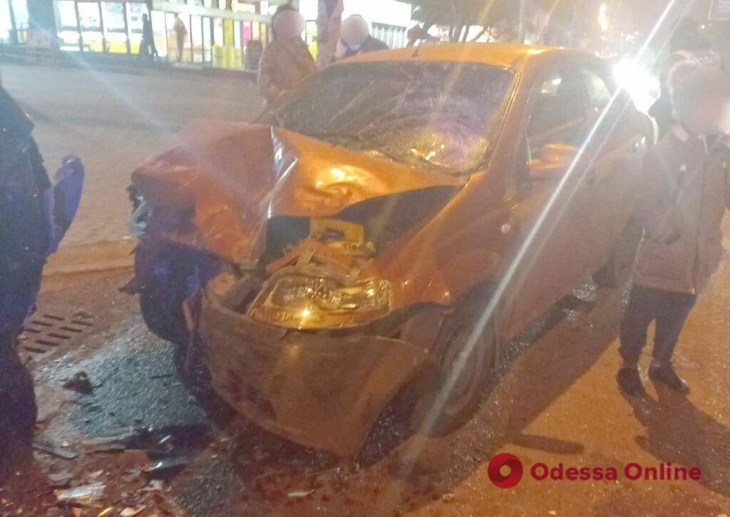 ДТП в районе Радужного: водитель Chevrolet сбил девочку и повредил 3 автомобиля