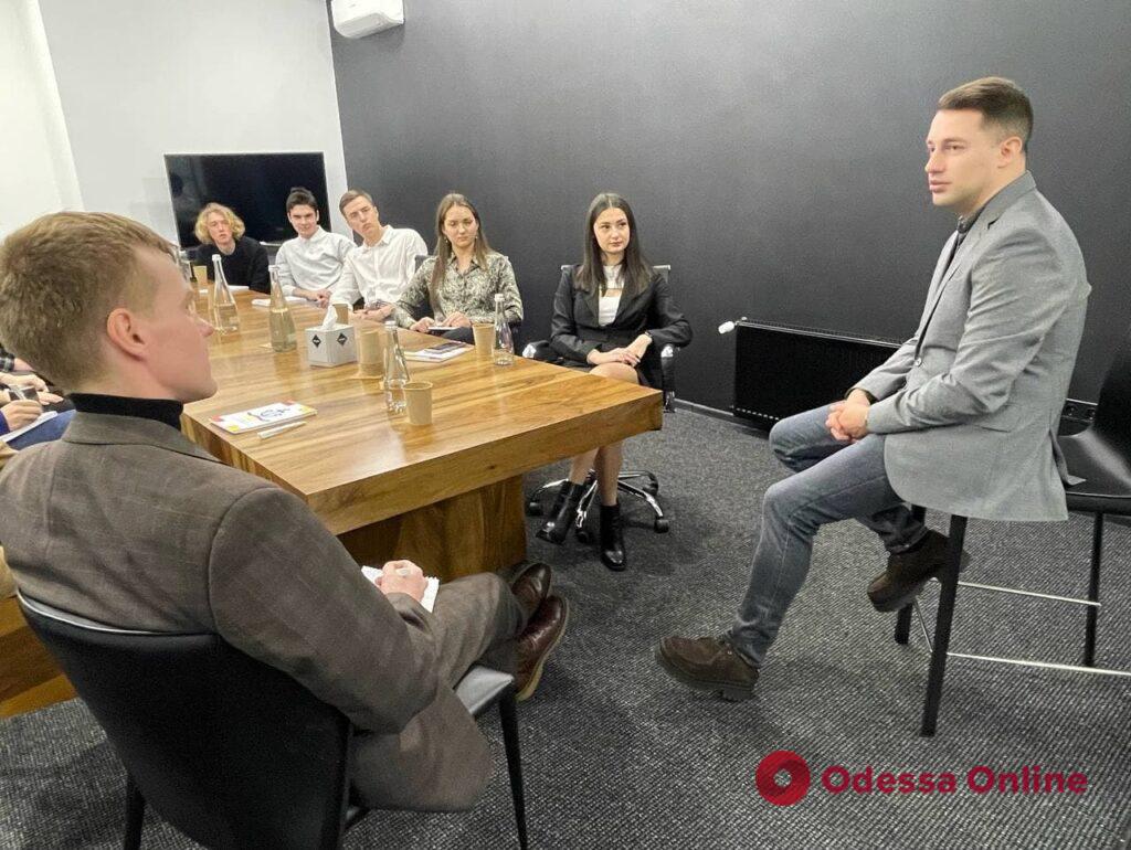 В Одессе проходят тренинги для кандидатов в Молодёжный совет (фото)
