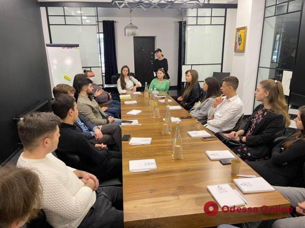 В Одессе проходят тренинги для кандидатов в Молодёжный совет (фото)