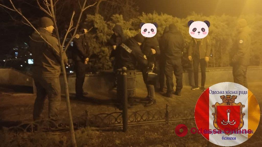 Четверо парней устроили стрельбу в Стамбульском парке