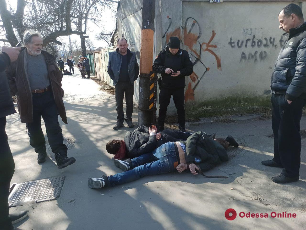 Одесситы задержали охотников за металлом (фото, видео)