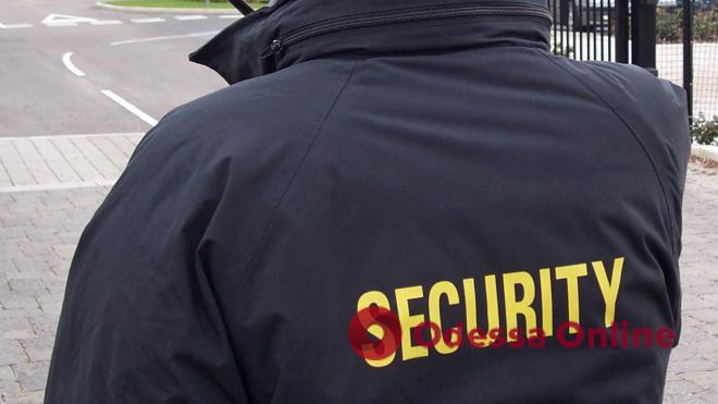 Охранные фирмы вместе с правоохранителями, военными, теробороной и общественными формированиями круглосуточно защищают Одессу