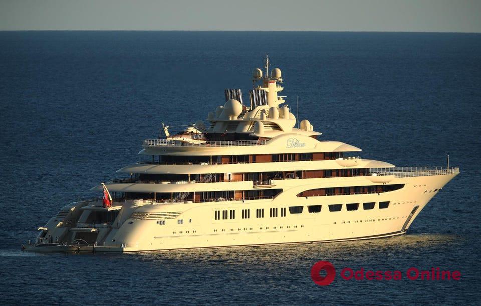 Власти Германии конфисковали яхту российского олигарха, стоимостью 600 миллионов долларов