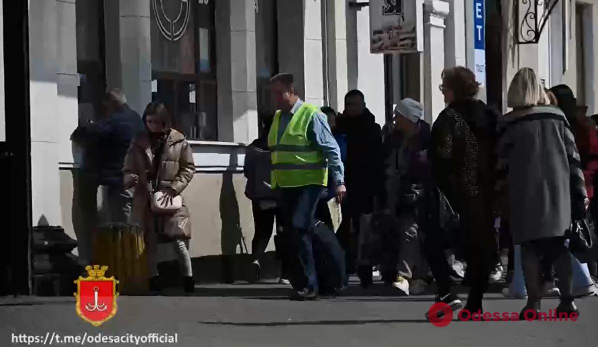 В Одессу прибыли еще 8 эвакуационных автобусов из Николаева