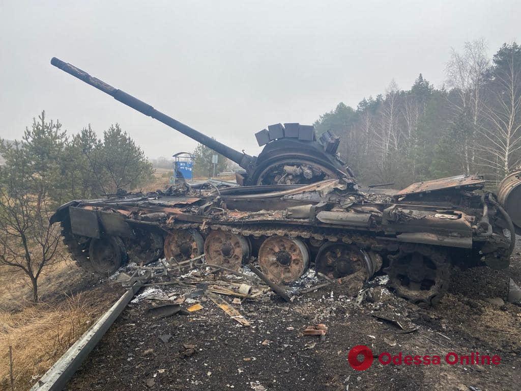 Генштаб обновил данные о потерях российской армии: более 11 тысяч военных, 285 танков, 985 ББМ