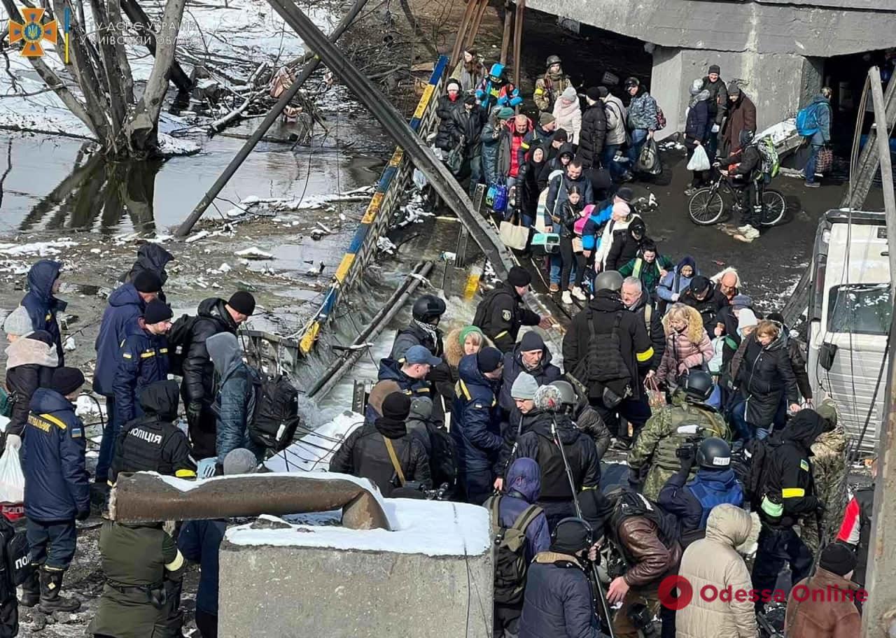 В городе Ирпень продолжается эвакуация мирного населения (фото)