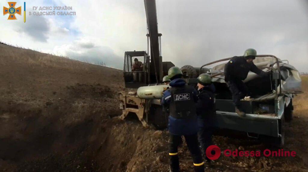В Одесской области нашли и уничтожили авиационную бомбу (видео)