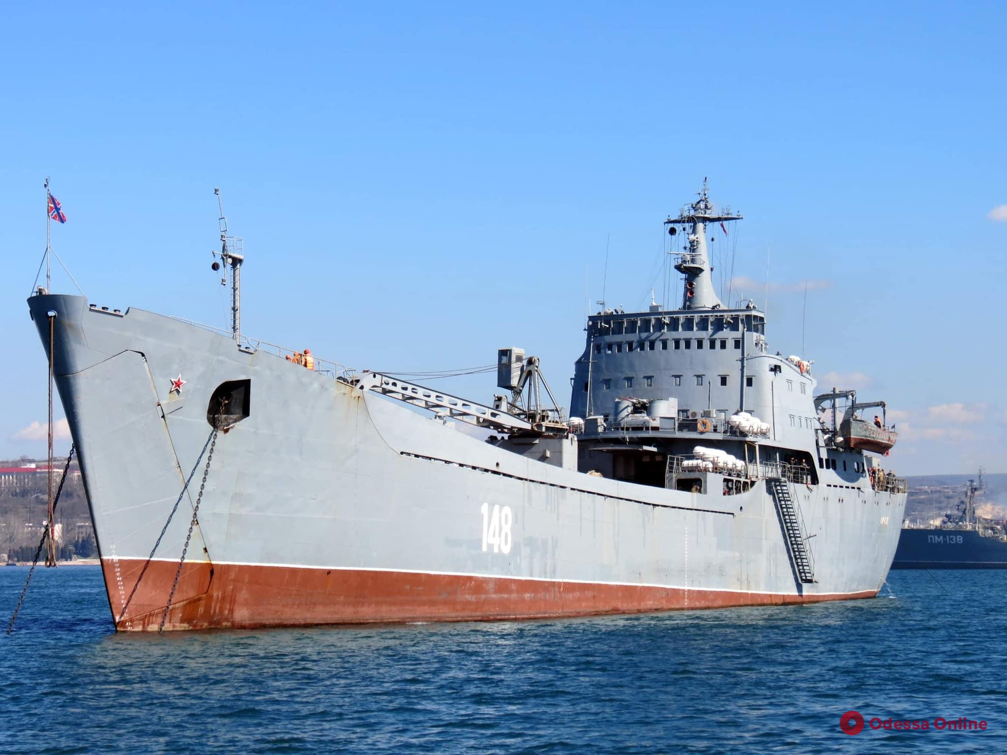 В Бердянске уничтожен большой десантный корабль оккупантов (видео)