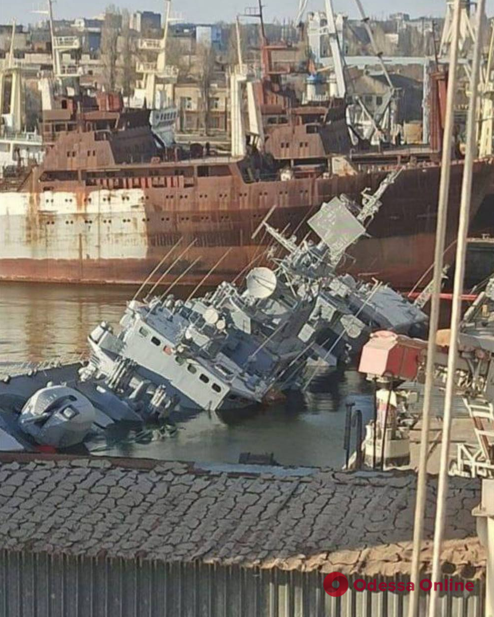 Чтобы не достался врагу: фрегат «Гетман Сагайдачный» затопили