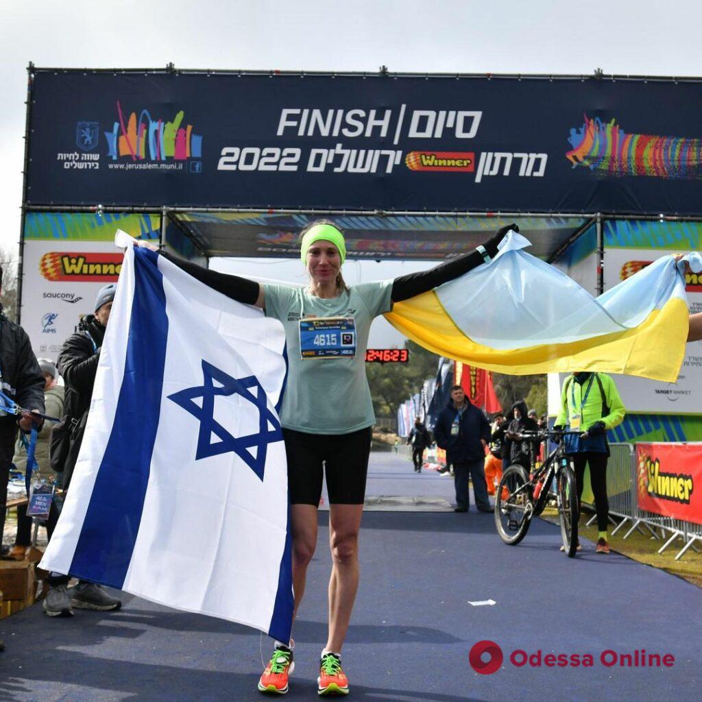 Беженка из Украины неожиданно победила в марафоне в Израиле