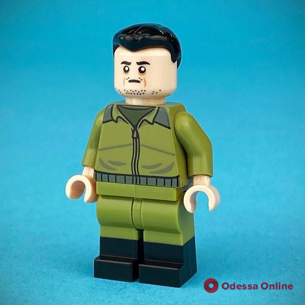 Помощь Украине: LEGO-фигурки Зеленского принесли стране уже 145 тысяч долларов