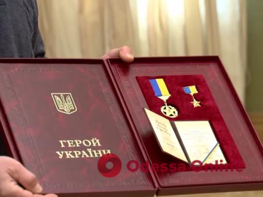 Владимир Зеленский присвоил шестерым воинам звание «Герой Украины», четырем из них — посмертно