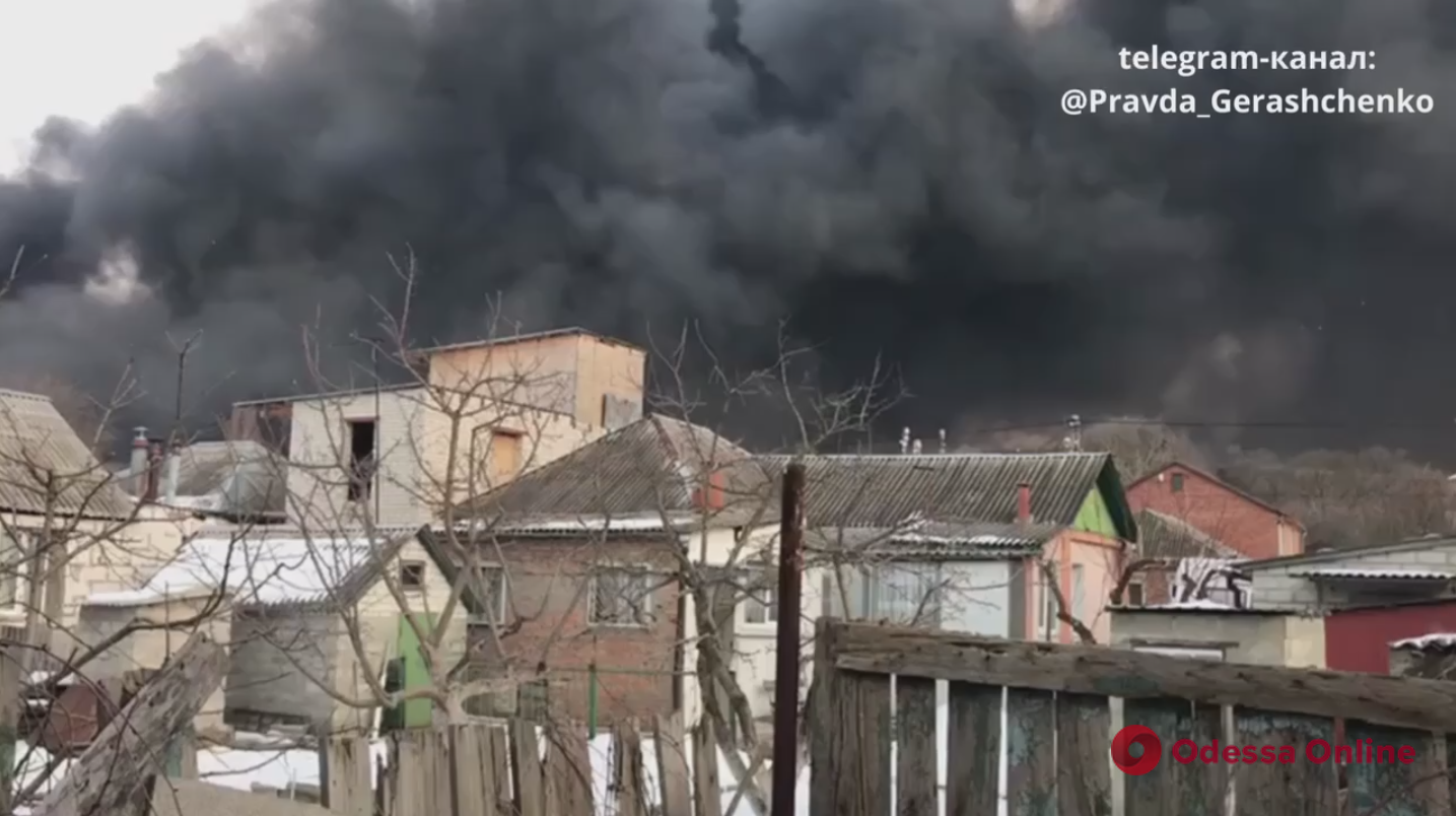 В Харькове масштабный пожар — российские оккупанты обстреляли рынок «Барабашово»