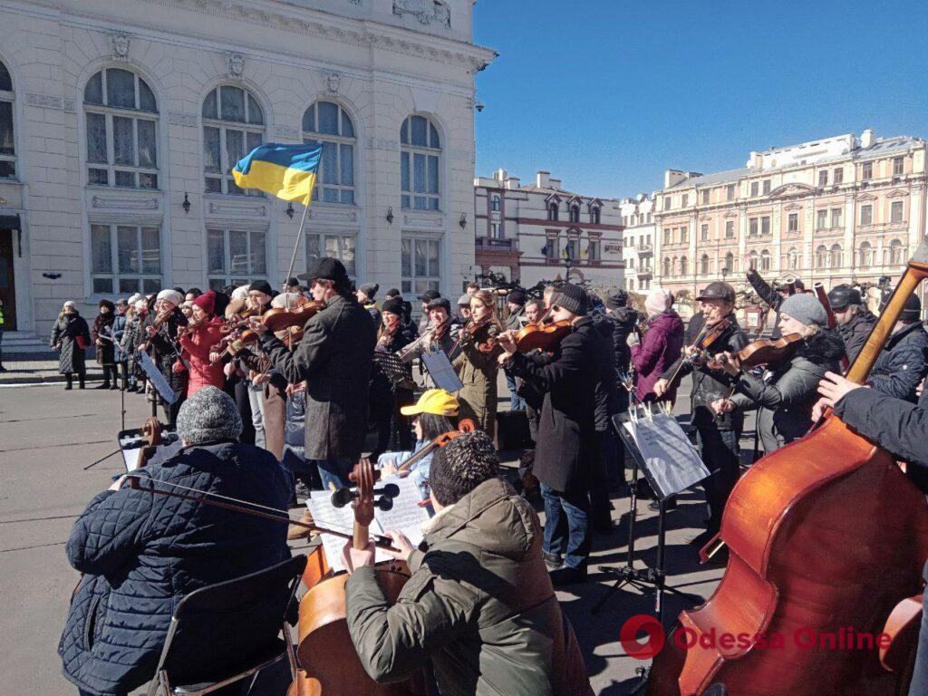 Закройте небо над Украиной: артисты Одесского оперного театра попросили поддержку у Европы