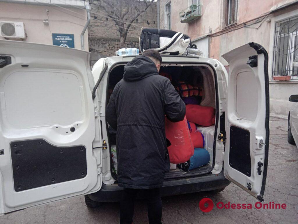 Спальники, карематы и медикаменты: в Одессу прибыла гуманитарная помощь из Львова