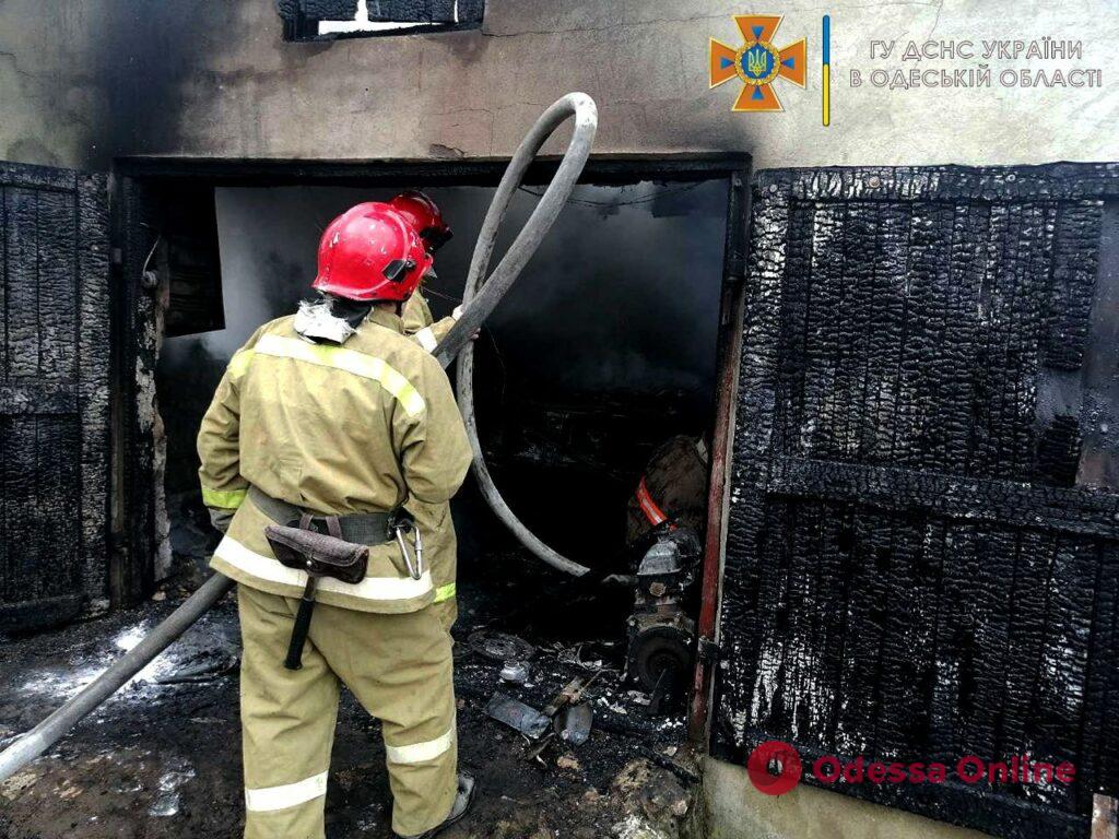 В селе Одесской области произошел пожар в гараже