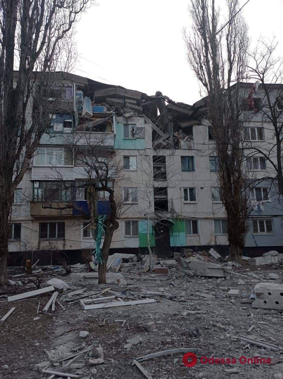 Оккупанты обстреляли жилые кварталы Лисичанска — есть жертвы