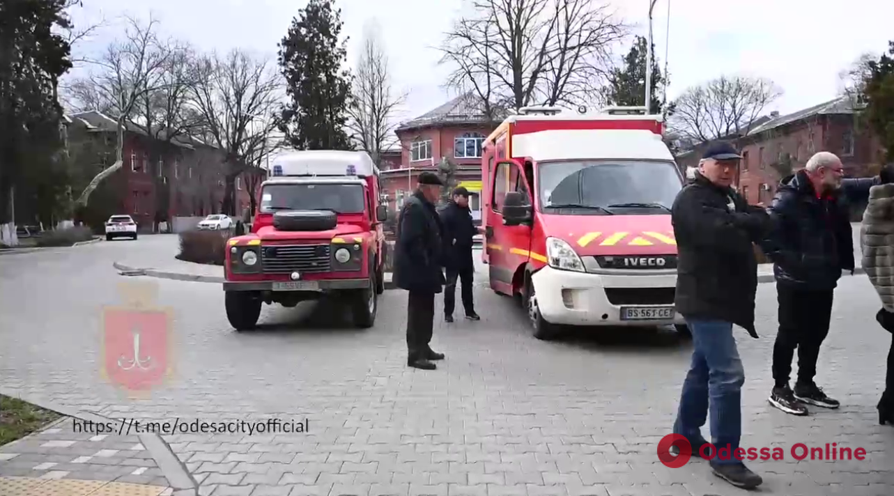 В Одессу прибыли две машины скорой помощи из города-побратима Марсель