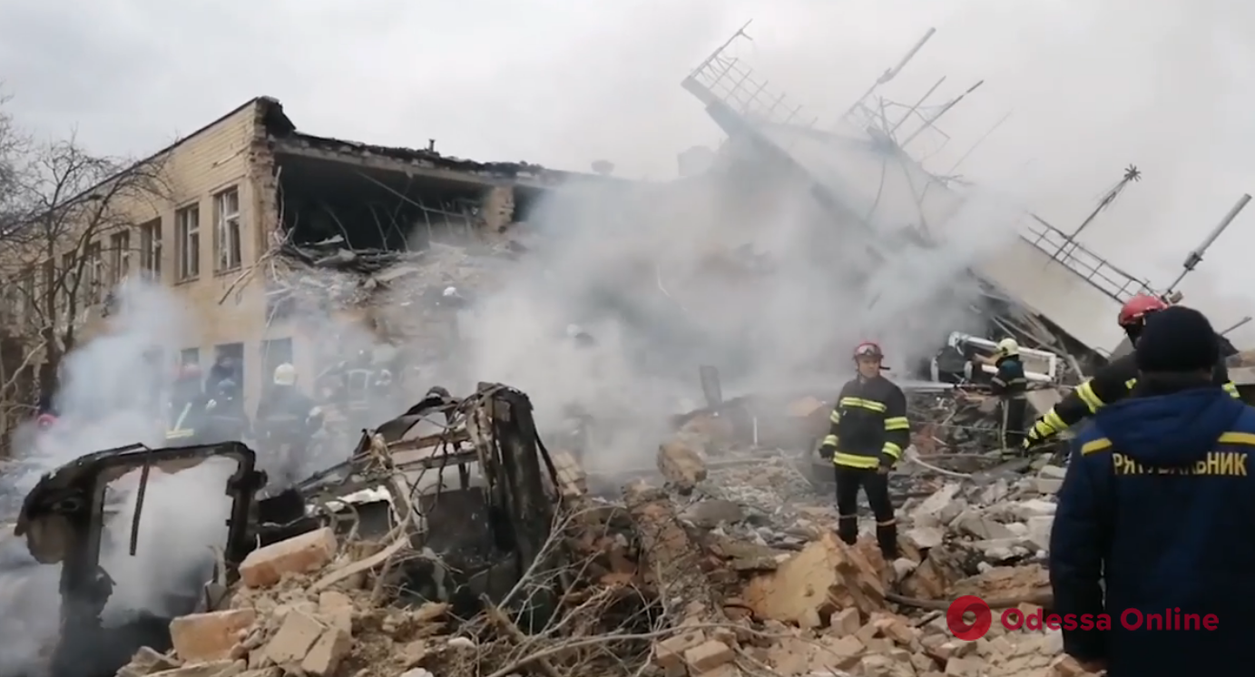 Обстрел аэропорта в Винницкой области: произошел пожар на складе, есть пострадавшие