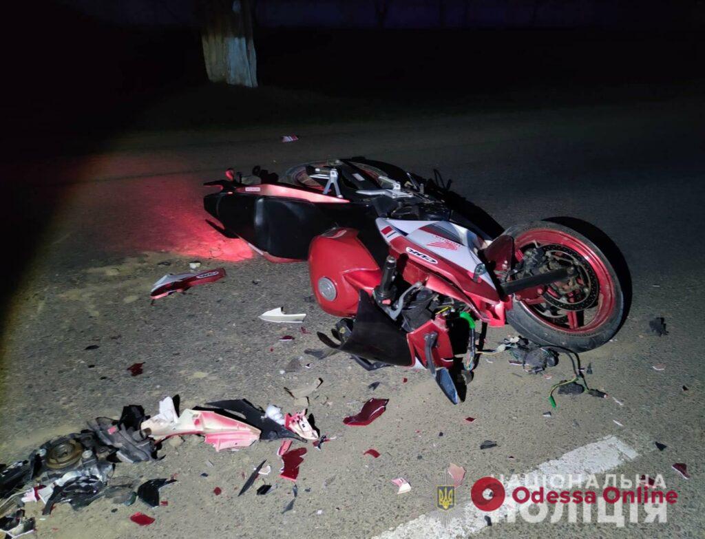 В Беляевке подростки на мотоцикле столкнулись с Daewoo