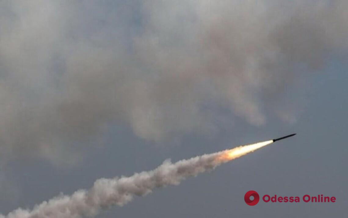 Одесса: ракеты оккупантов попали в жилые дома и военный объект