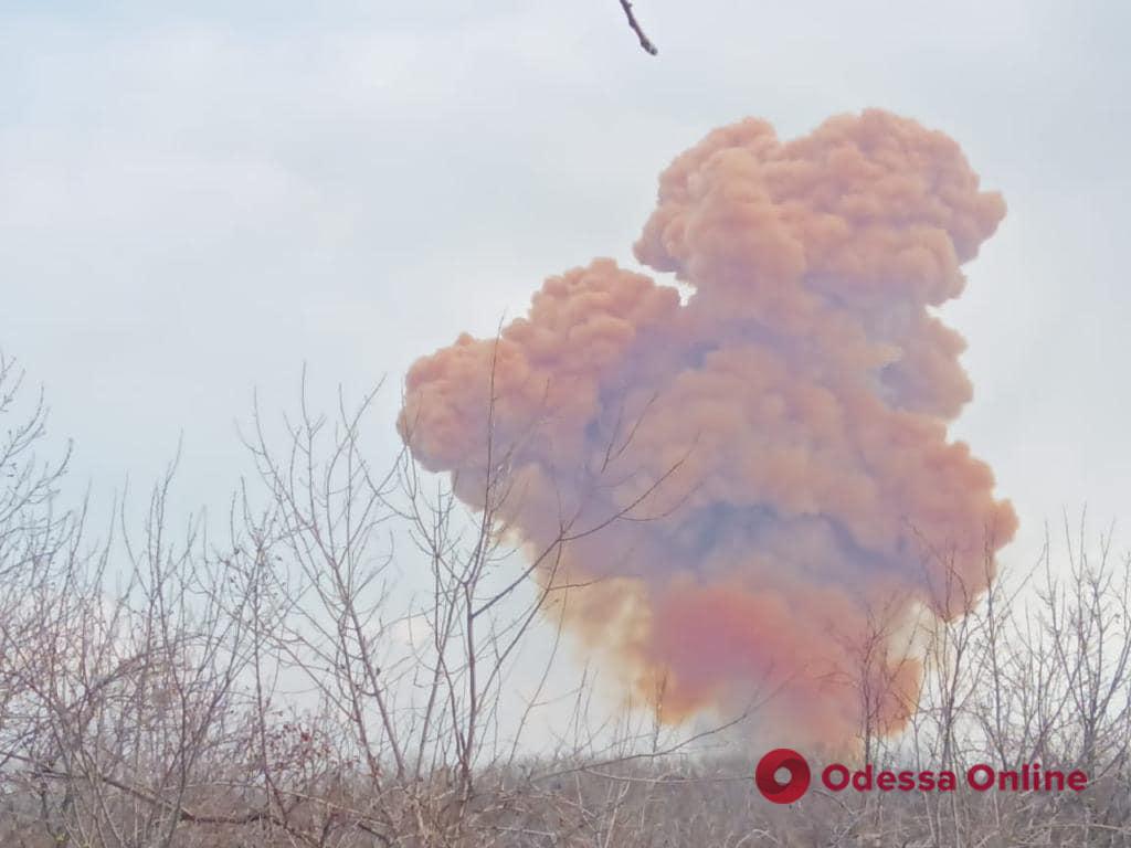 В Луганской области российские оккупанты попали в цистерну с азотной кислотой