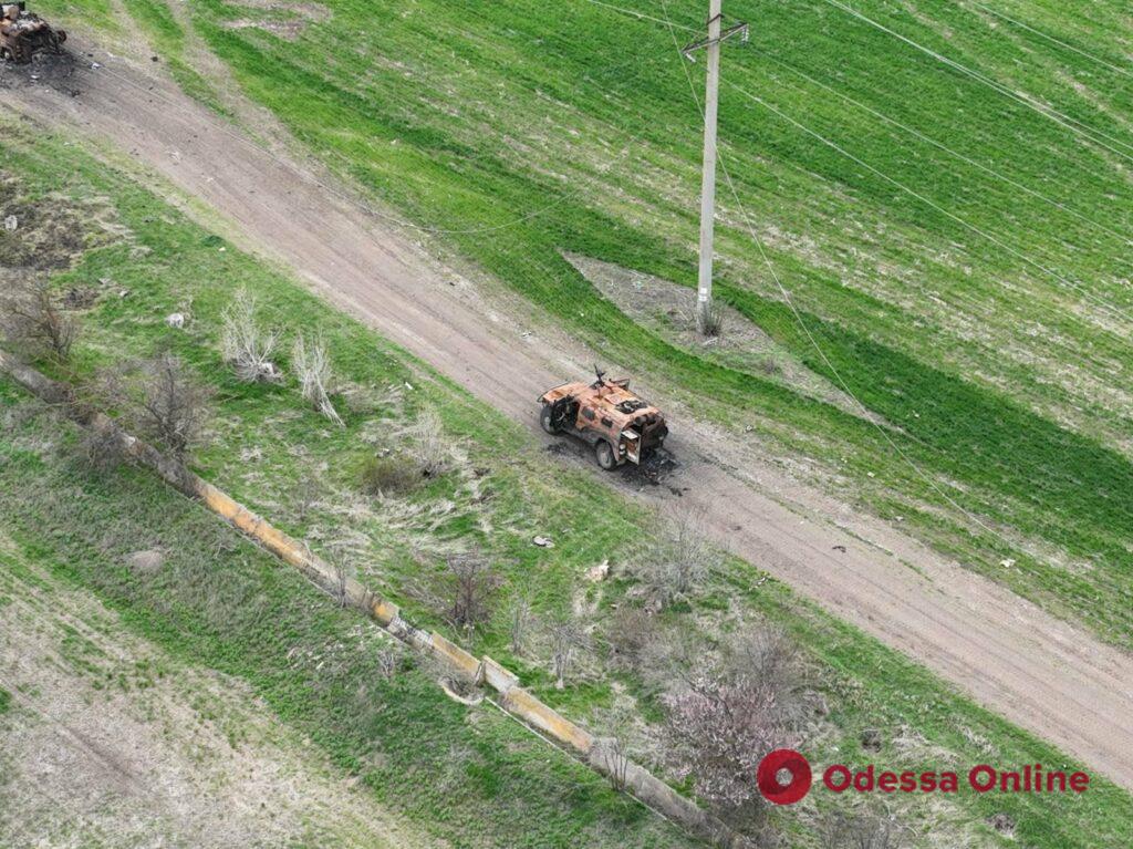 В Херсонской области украинские защитники уничтожили группу захватчиков вместе с их техникой (фото)