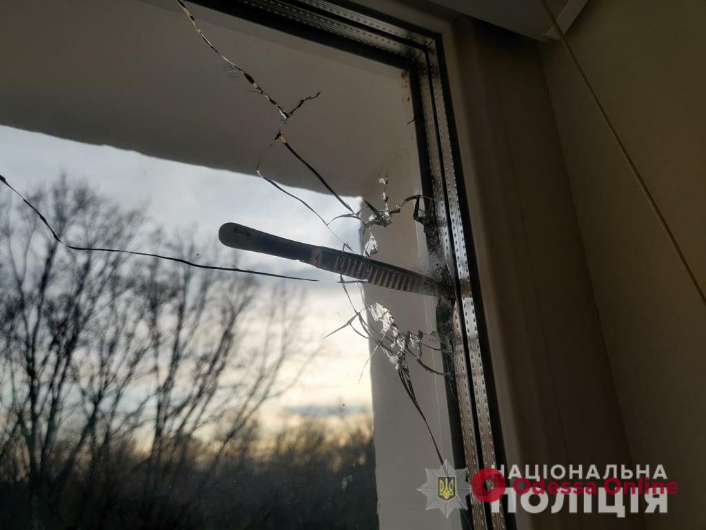 В Одесской области задержали трех мужчин за хулиганство с применением оружия