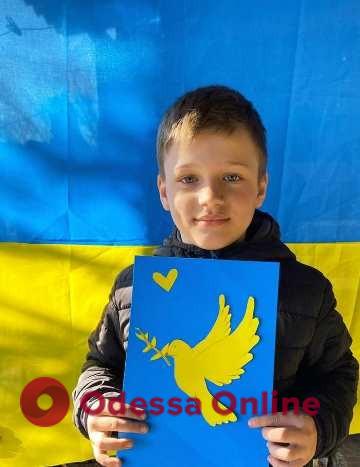 С Украиной в сердце: маленькие одесситы приняли участие в патриотическом флешмобе 
