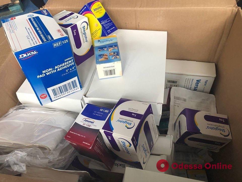 Для одесских больниц доставили гуманитарную помощь из США