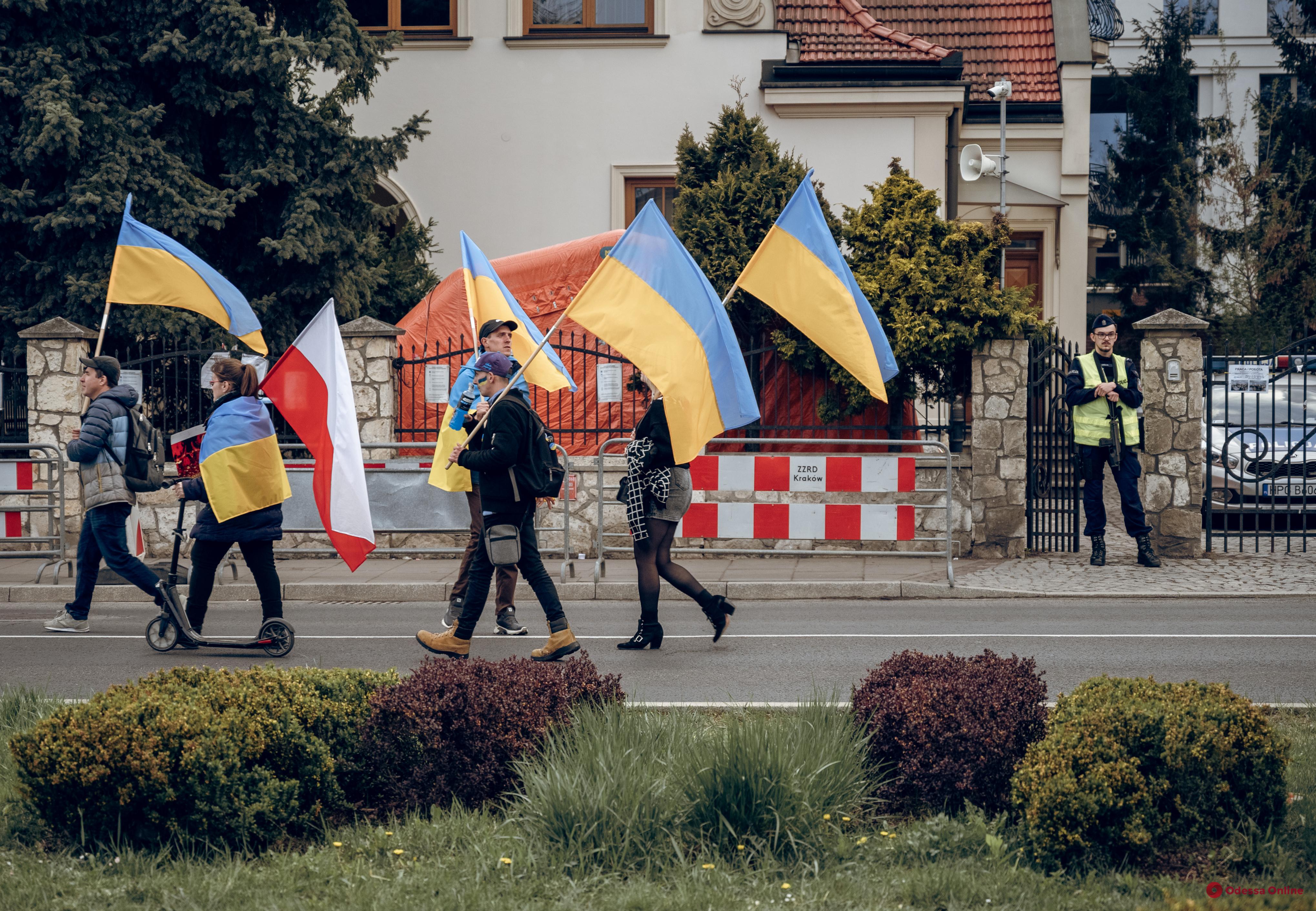 В Кракове прошел большой марш в поддержку Украины (фоторепортаж)