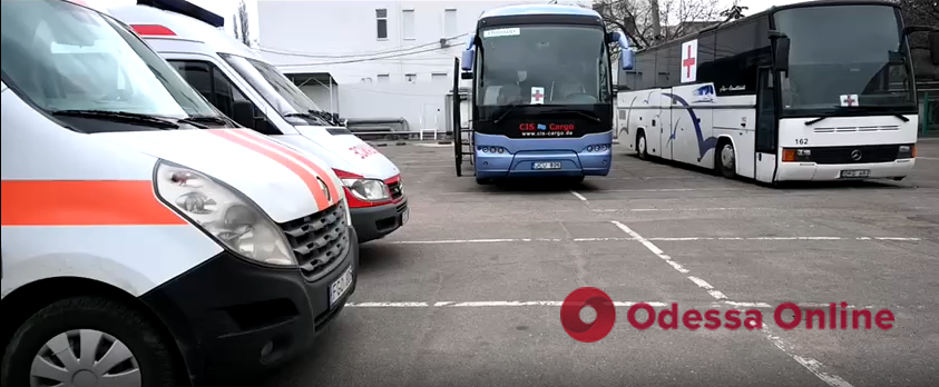 В Одессу доставили гуманитарную помощь, две машины скорой помощи и два автобуса
