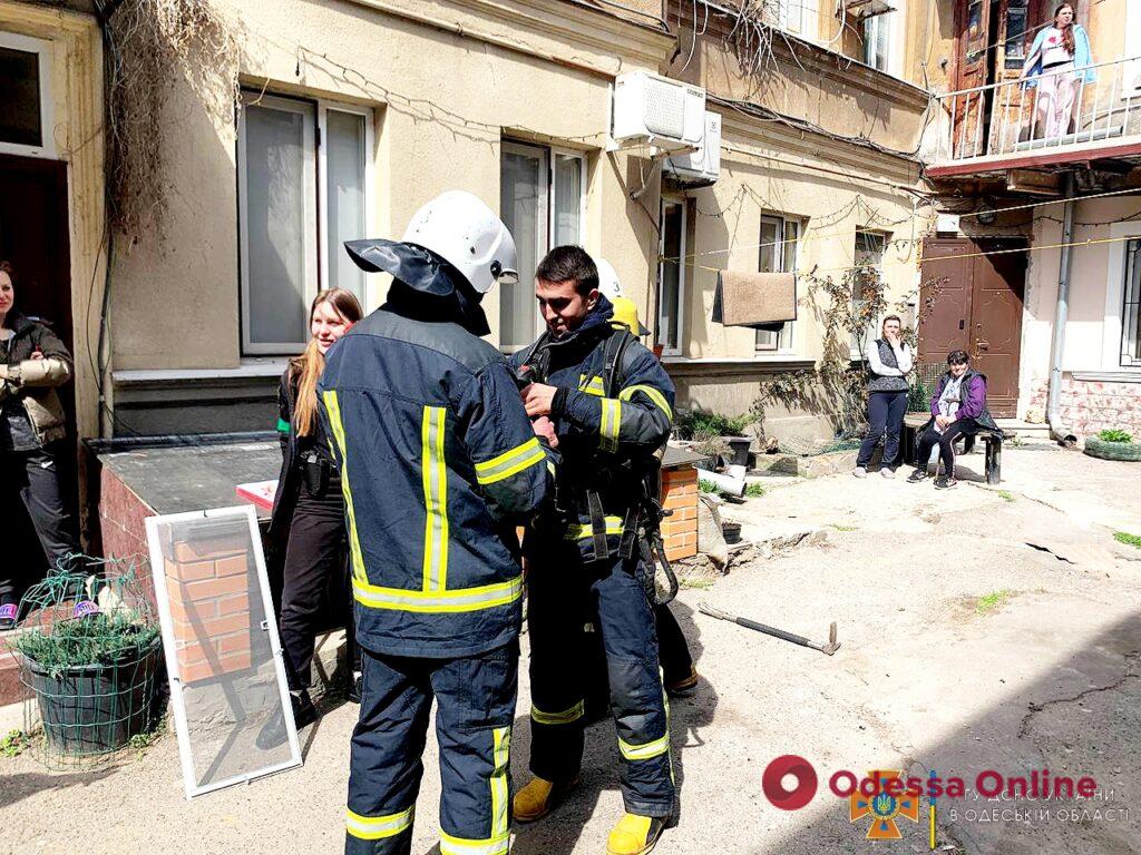 Долго не выходила на связь: в квартире в центре Одессы нашли труп пенсионерки