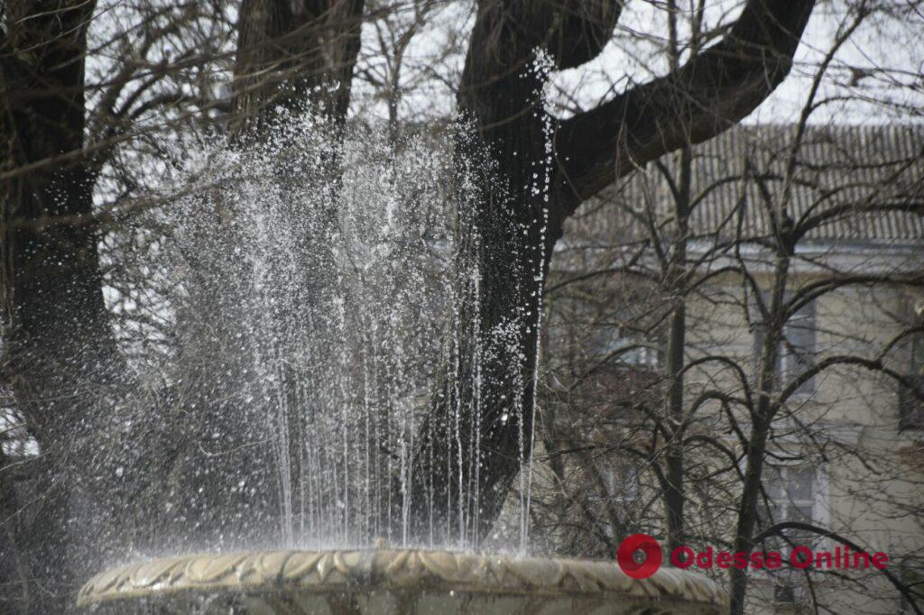 В Одессе запустили фонтаны