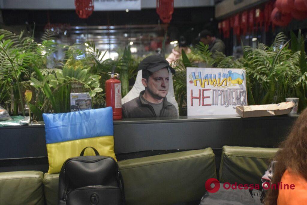 Объединили всех: в Одессе работает один из крупнейших гуманитарных волонтерских центров Украины