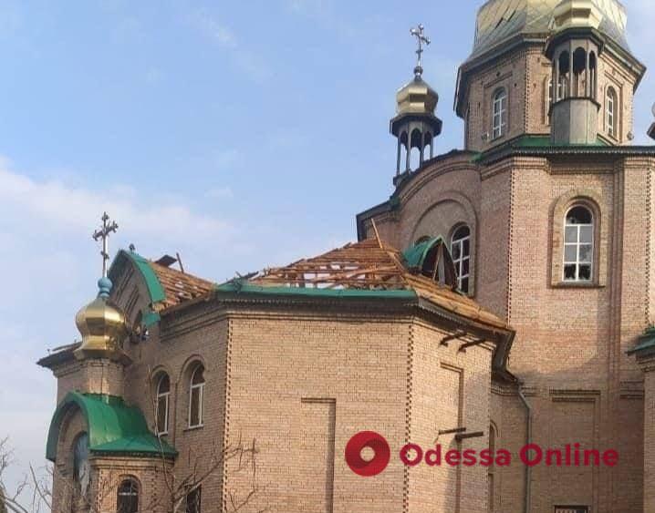 Российские оккупанты обстреляли храм в Северодонецке