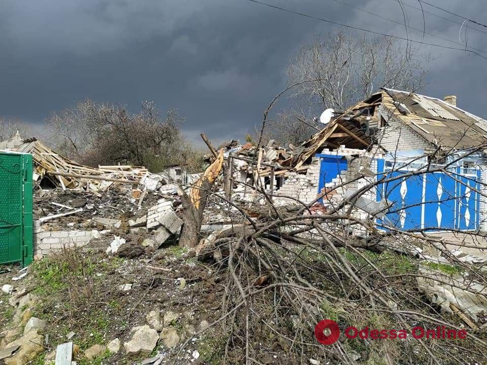 Обстрелы Луганской области: в Золотом погибли двое людей, в Кременной горит спорткомплекс «Олимп»